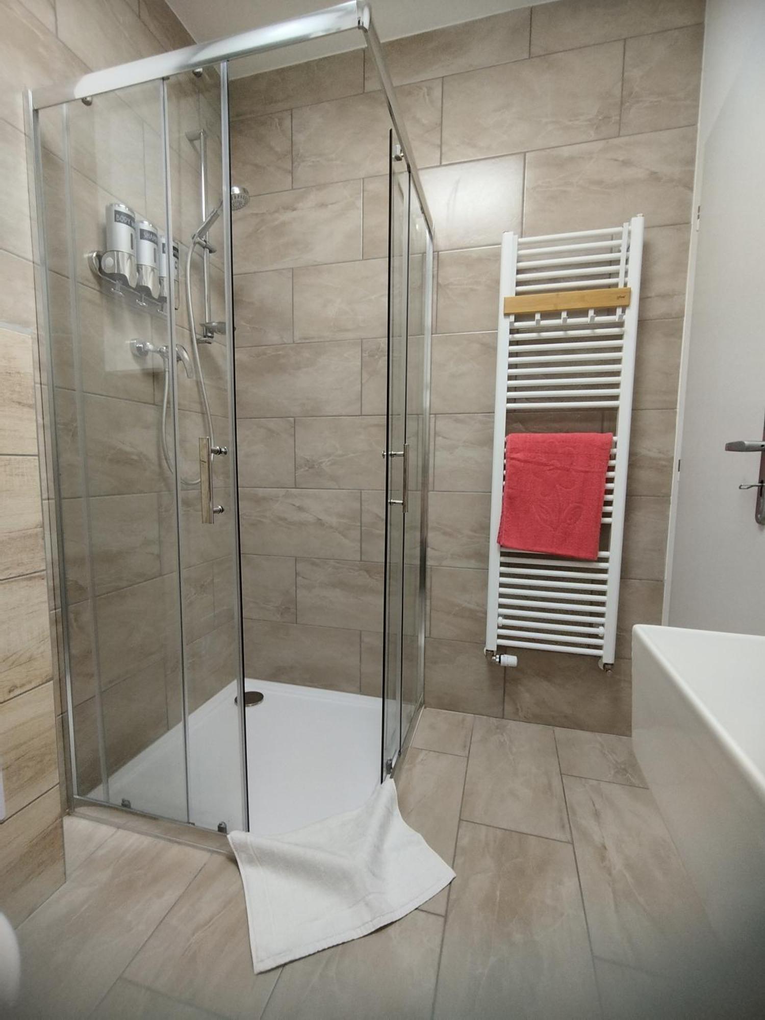 Hotel Flynnhouse Aš Zewnętrze zdjęcie
